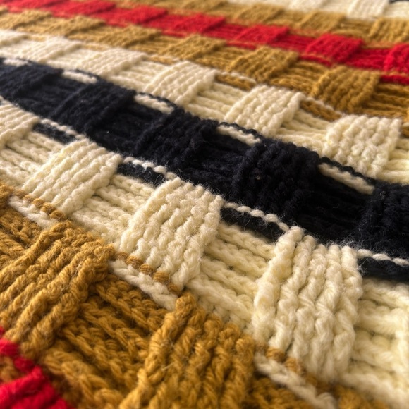 Vintage Basket Weave Granny Crochet Afghan Stripe Throw Blanket MCM
#1029249 - Picture 4 of 9